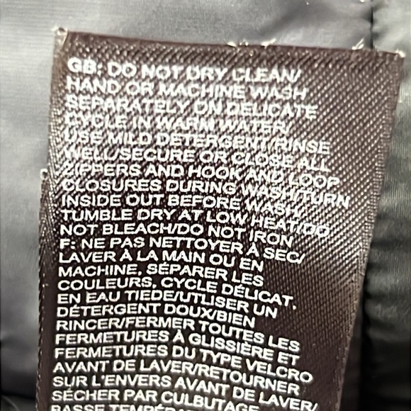 The North Face Black Puffer Jacket Winter-Weight Insulation. Medium - Picture 7 of 14